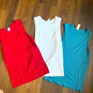 Zyia white, brick, and moss colored parallel tanks